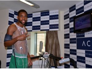 Bursasporun Yeni Transferi Cedric Bakambu İmzaladı