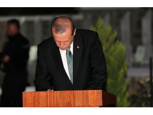 Cumhurbaşkanı Erdoğan, Boğaz Şehitliği’ni Ziyaret Etti