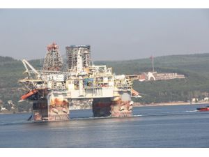 Petrol Arama Platformu Çanakkale Boğazından Geçti