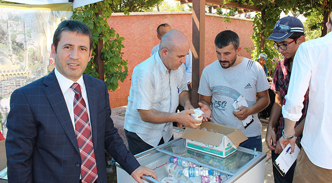 Öğrencilere Dondurmalı Karşılama  