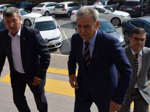 İzmir Büyükşehir Davasında Savcı, Görevi Kötüye Kullanma Dedi