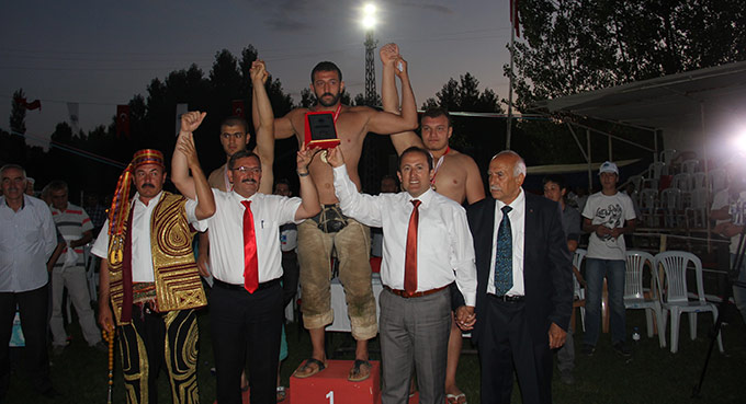 Pehlivanlar Göksun Er Meydanında Buluştu