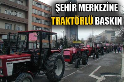Traktörle şehir merkezini bastılar 
