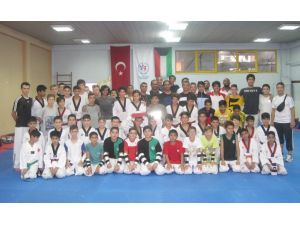 Kuveytli Ve Türk Taekwondocular Antrenmanda Buluştu