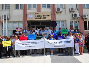 Eğitim Sendikaları Milli Eğitim Müdürlüğü Önüne Siyah Çelenk Bıraktı