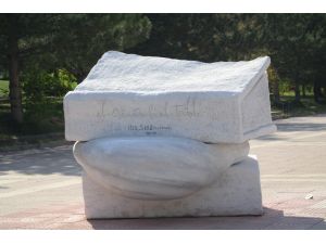 Türk Bilgelerinin Heykelleri Yüzyıllarca Bilgeler Yolunda Kalacak