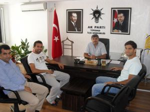 Eskişehirsporlu Futbolculardan Ak Parti’ye Ziyaret