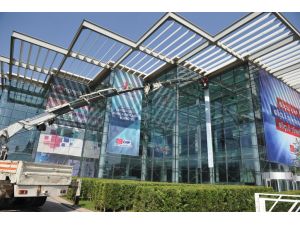 Chp Sözcüsü Koç, Kurultayın Yapılacağı Salonda Basın Toplantısı Düzenledi