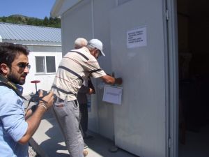 Danıştay’ın “Yürütmeyi Durdurma” Kararını Hes Şirketinin Şantiye Binasına Astılar
