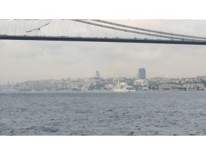 Boğaz’dan Savaş Gemisi Geçti