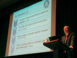 Özdemir’den Yönetim Semineri