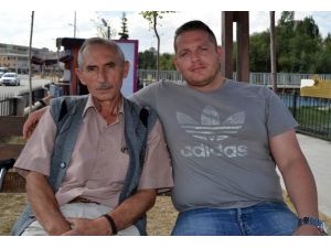 Alman Genç Adam Yıllar Sonra Türk Babasına Kavuştu
