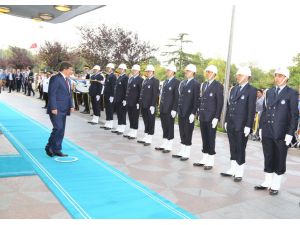 Başbakan Davutoğlu, İstanbul Büyükşehir Belediyesinde