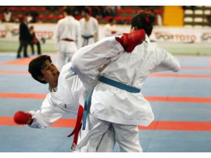 Genç Miller, Karate Turnuvasını Zirvede Tamamladı