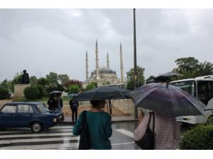 Edirnede Sağanak Yağış Vatandaşlara Zor Anlar Yaşattı