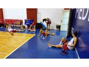 Oyuncuların Pestilini Çıkartıyor
