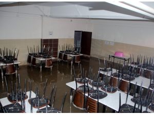 Karabük’te Yağmur Hayatı Felç Etti