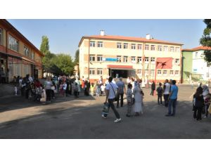 Miniklerin Okul Heyecanı Başladı
