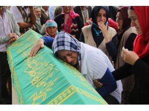 İstanbul’daki Asansör Faciasında Hayatını Kaybeden İnşaat İşçileri Son Yolculuklarına Uğurlanıyor