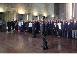 Kılıçdaroğlu Ve Chp Heyetinden Anıtkabire Ziyaret