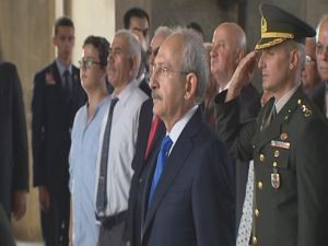 Chp Anıtkabir’de
