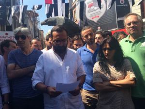 Çarşı Grubu, Darbe İddianamesine Tepki Gösterdi