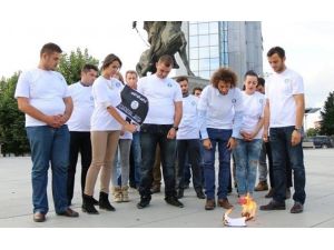 Kosova’da Işid Bayrağı Ateşe Verildi