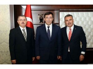 Bakan Yılmaz, Memur-sen Genel Başkanı Gündoğdu Ve Beraberindeki Heyeti Kabul Etti