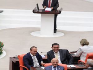 Meclis’te Kamer Genç’e Şok Protesto