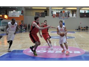 Uşak Belediyesi Kurtuluş Kupasında İlk Gün