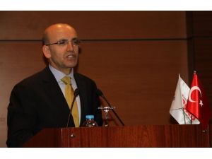 Maliye Bakanı Büyüme Verilerini Değerlendirdi