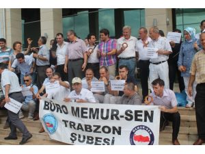 Hakim Ve Savcılara Yapılacak Zammı Simit Yiyerek Protesto Ettiler