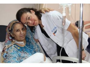 Afyonkarahisar’da Tedavi Edilen 8 Gazzeli Ülkelerine Yolcu Edildi
