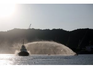 Greenpeace Üyelerine Tazyikli Suyla Müdahale