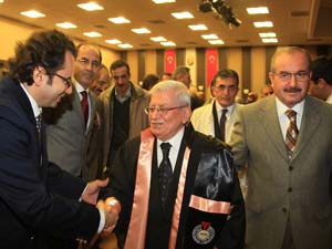 Yazar Özdenören’e Fahri Doktora Unvanı