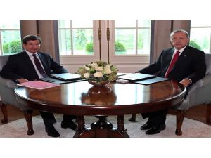 Erdoğan Davutoğlu’yla Görüştü