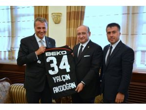 Başbakan Yardımcısına Beşiktaş Forması