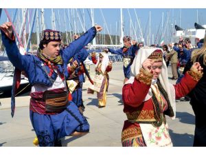 Kuveytten Gelen Umut Teknesi Sığacıka Yanaştı