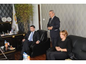 Abd Adana Konsolosu Cizre’deki Yezidileri Ziyaret Etti