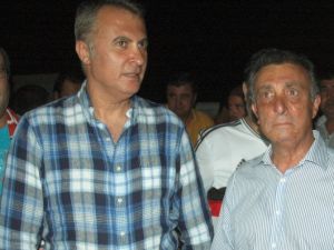 Yan Yana Poz Verdiler