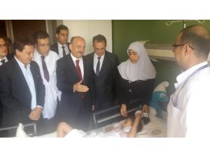 Sağlık Bakanı Filistinli Yaralıları Ziyaret Etti