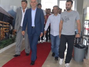 Trabzonspor Başkanı Hacıosmanoğlundan Ardeşen Gsk’ya Ziyaret