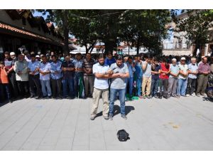 Suriye’de Öldürülen 45 Komutan İçin Gıyabi Cenaze Namazı