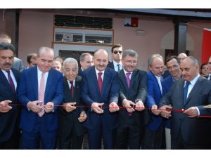 (Düzeltme) Bakan Müezzinoğlu, Abdullah Ağa Camiinde Cuma Namazı Kıldı
