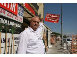 Esnaf Pankartlarla İsyan Etti