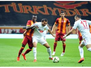 İlk Yarı Berabere Bitti