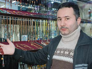 ‘Tesbih sallanmaz, onunla meşk edilir’