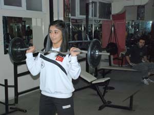 Bayan Pehlivanlarımız Minderde