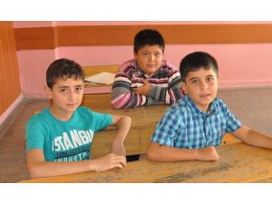 “En İyi Erkek Oyuncu’’ Da Ders Başı Yaptı