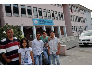 Okulda Boya Ve Tadilat Yetişmedi, Açılmadan Bir Hafta Tatil...(özel Haber)